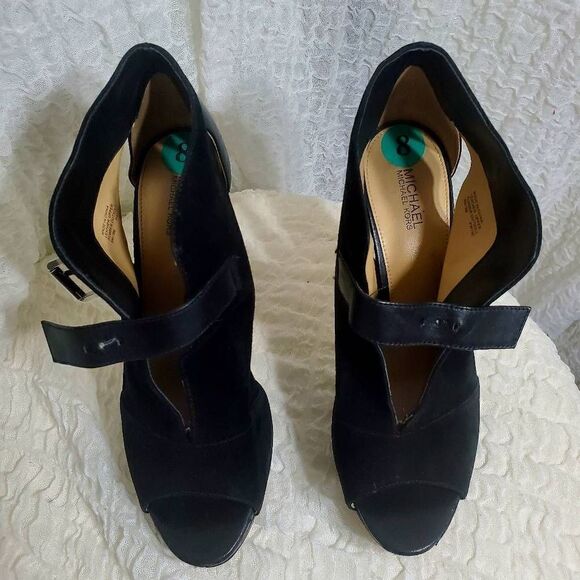 Michael Kors Isabella Suede Buckle Bootie Size 8M - Picture 6 of 10